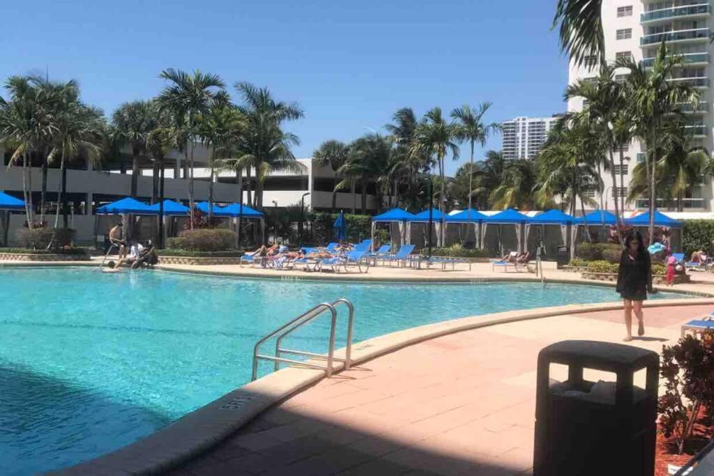 Miami Beach Collins Ave Apartments Free Parking Sunny Isles Beach Exterior photo