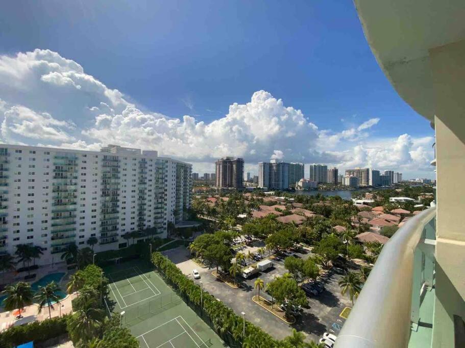 Miami Beach Collins Ave Apartments Free Parking Sunny Isles Beach Exterior photo